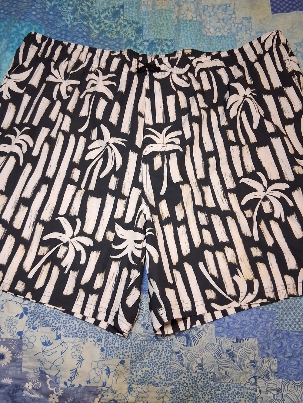 Black And White Palm Tree Brushstroke Swim Trunks Size XXL Old Navy